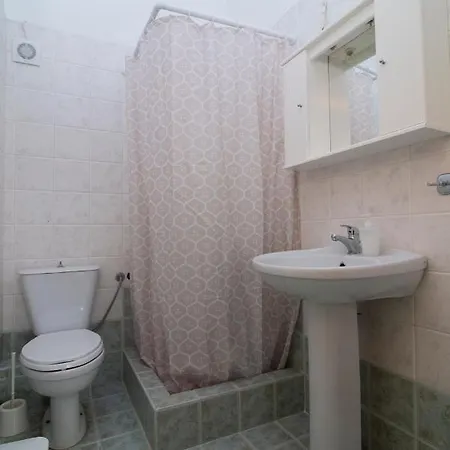 Nyaraló Emerald Kriopijí